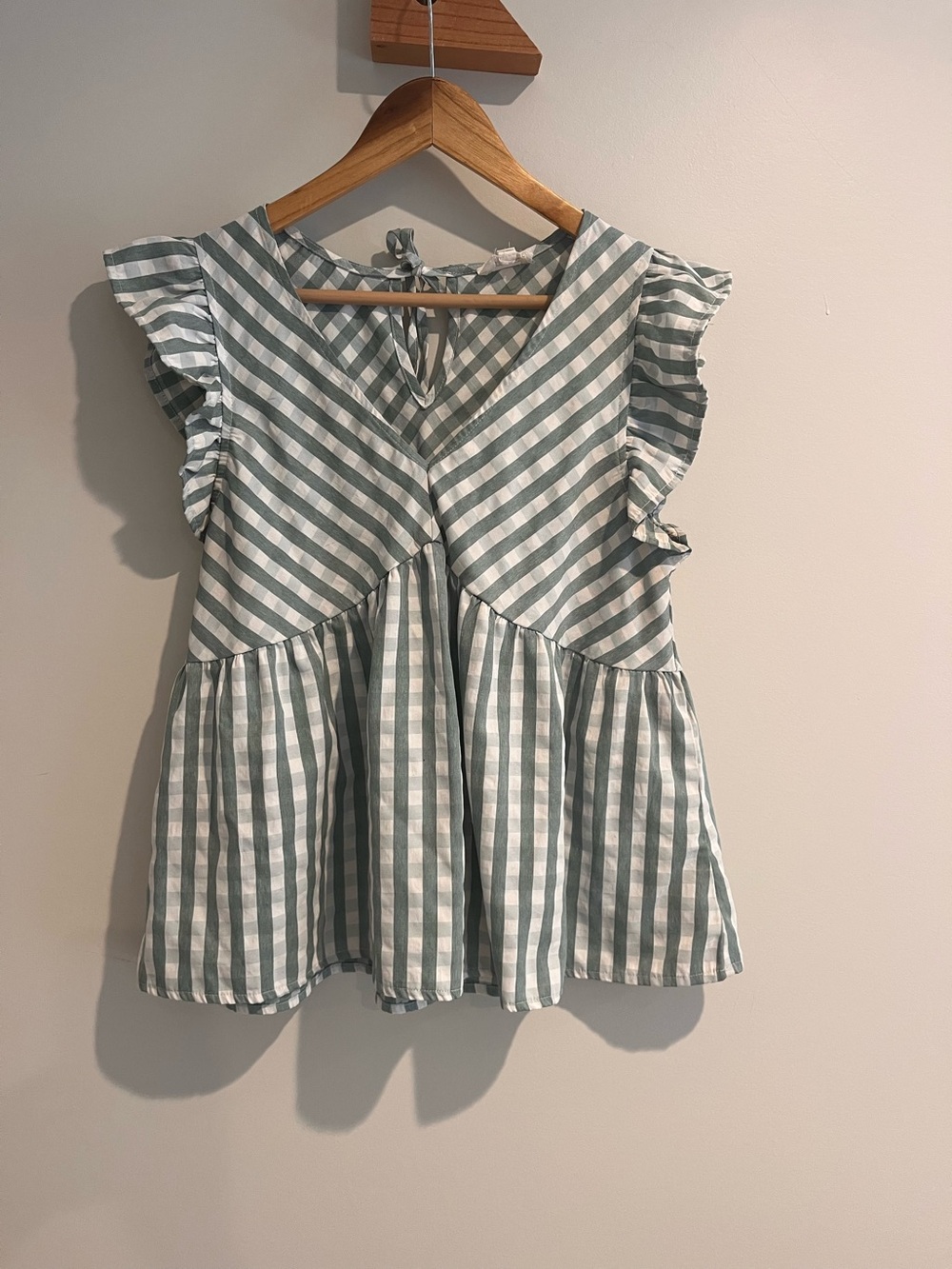 &MERCI Green White Peplum Top Blouse Large Plaid Gingham Ruffle V Neck